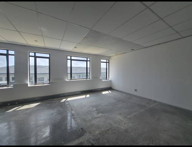 390M² OFFICE TO LET IN HYDE PARK